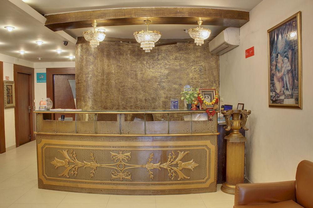 Oyo 358 Sarojini Nagar Hotel นิวเดลี ภายนอก รูปภาพ
